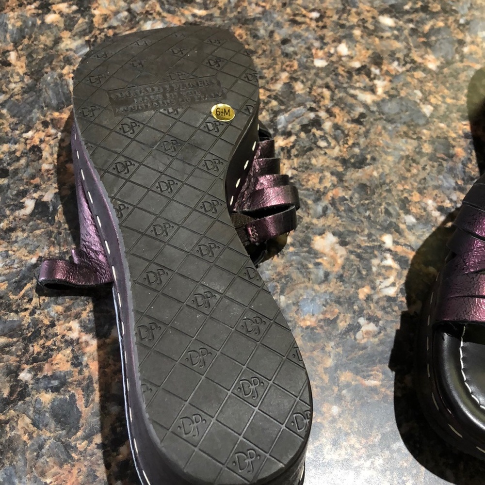 DONALD J  PLINER  SANDLES - Picture 5 of 6
